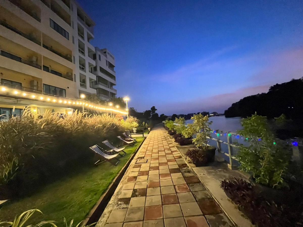 Usabai Riverside Boutique Hotel Chanthaburi Exteriör bild