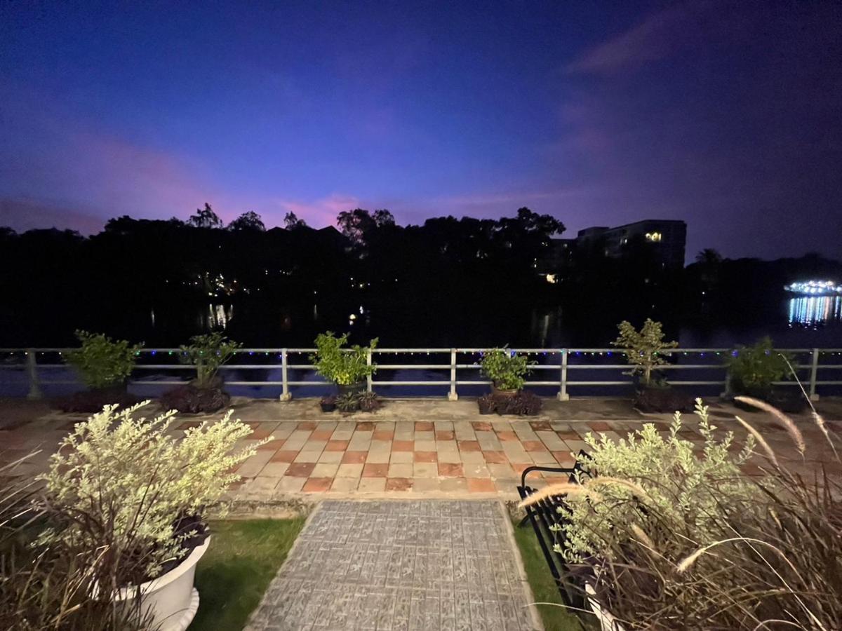 Usabai Riverside Boutique Hotel Chanthaburi Exteriör bild