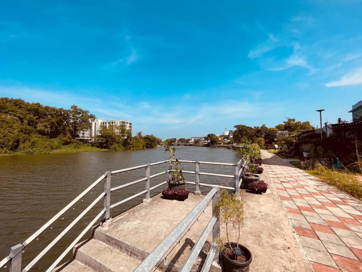 Usabai Riverside Boutique Hotel Chanthaburi Exteriör bild