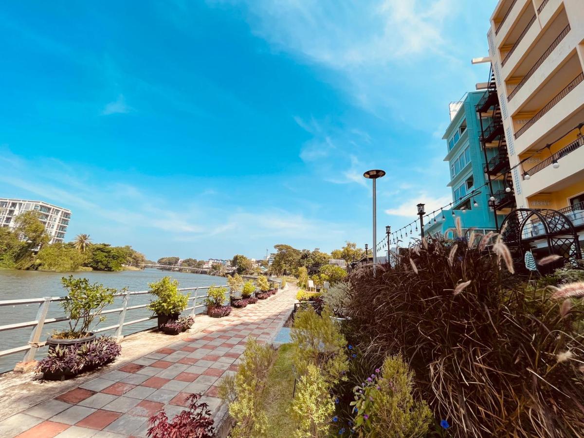 Usabai Riverside Boutique Hotel Chanthaburi Exteriör bild