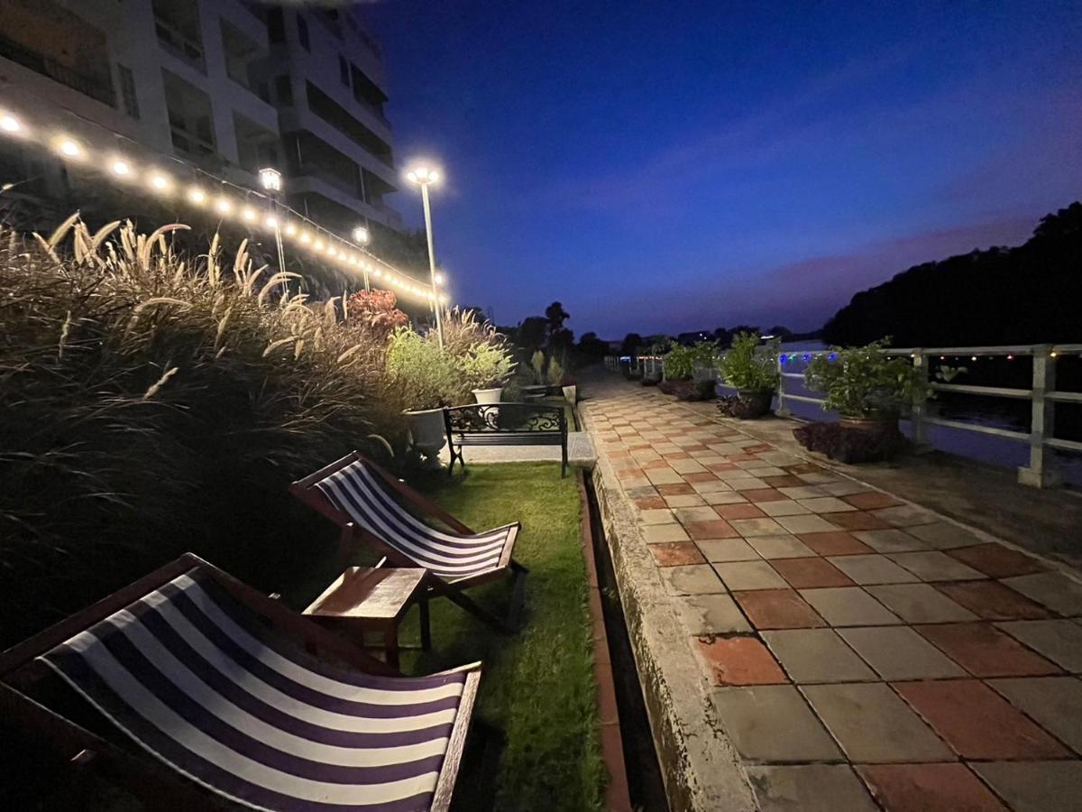 Usabai Riverside Boutique Hotel Chanthaburi Exteriör bild