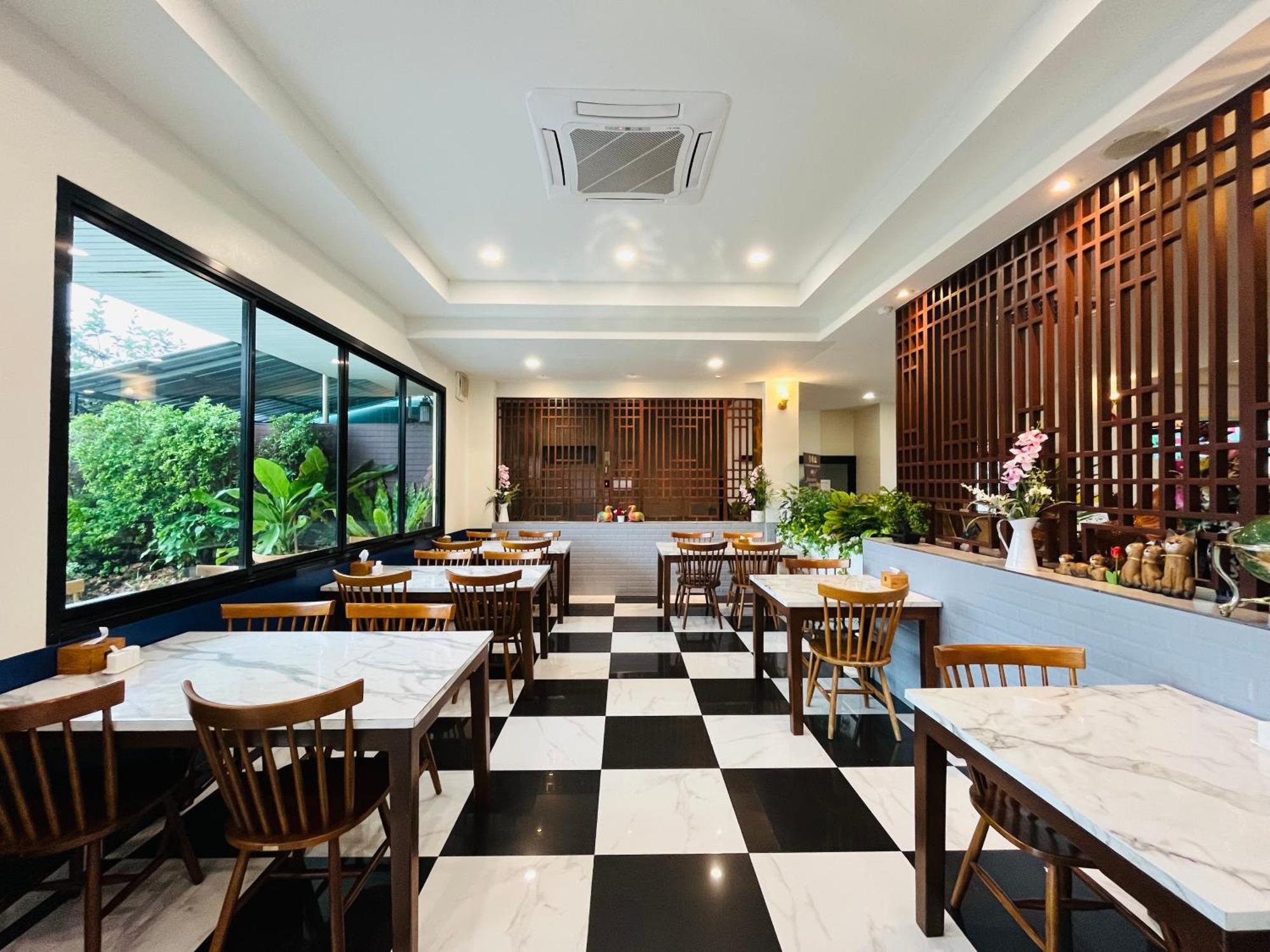 Usabai Riverside Boutique Hotel Chanthaburi Exteriör bild